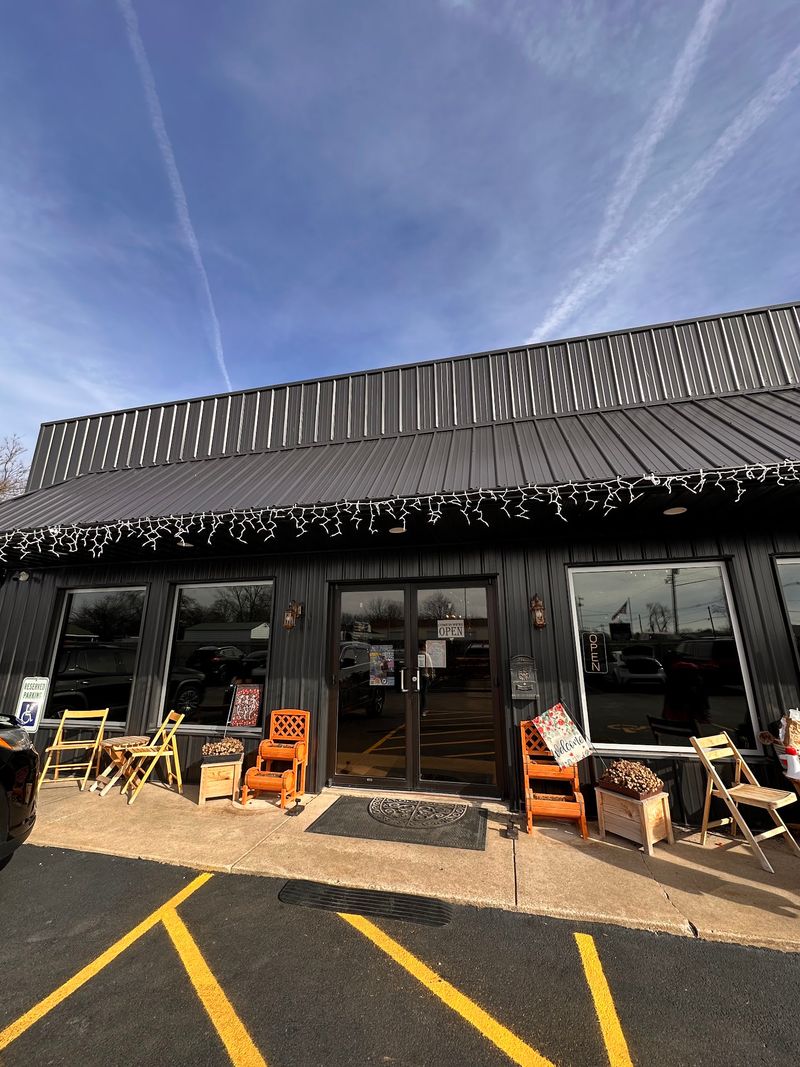 A Cheesecake Café On Pontoon Road