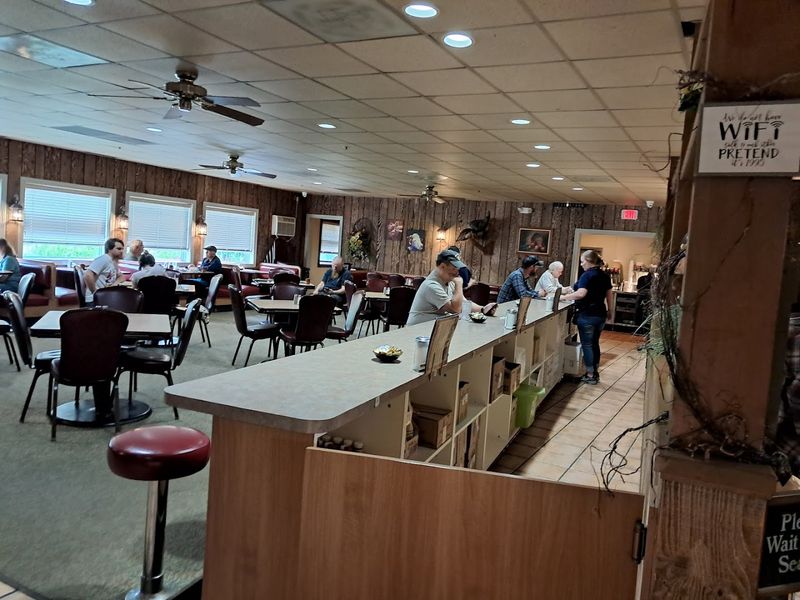 Warm, Attentive Service
