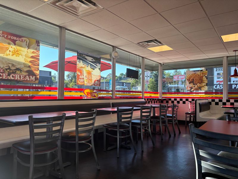 A Clean, Family-Friendly Spot To Sit And Stay A While A Clean, Family-Friendly Spot To Sit And Stay A While