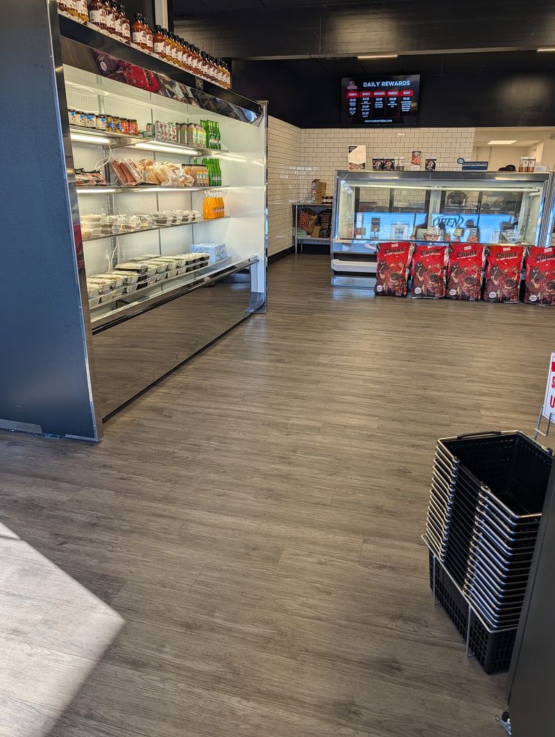 A Clean Modern Counter Replaces Supermarket Guesswork
