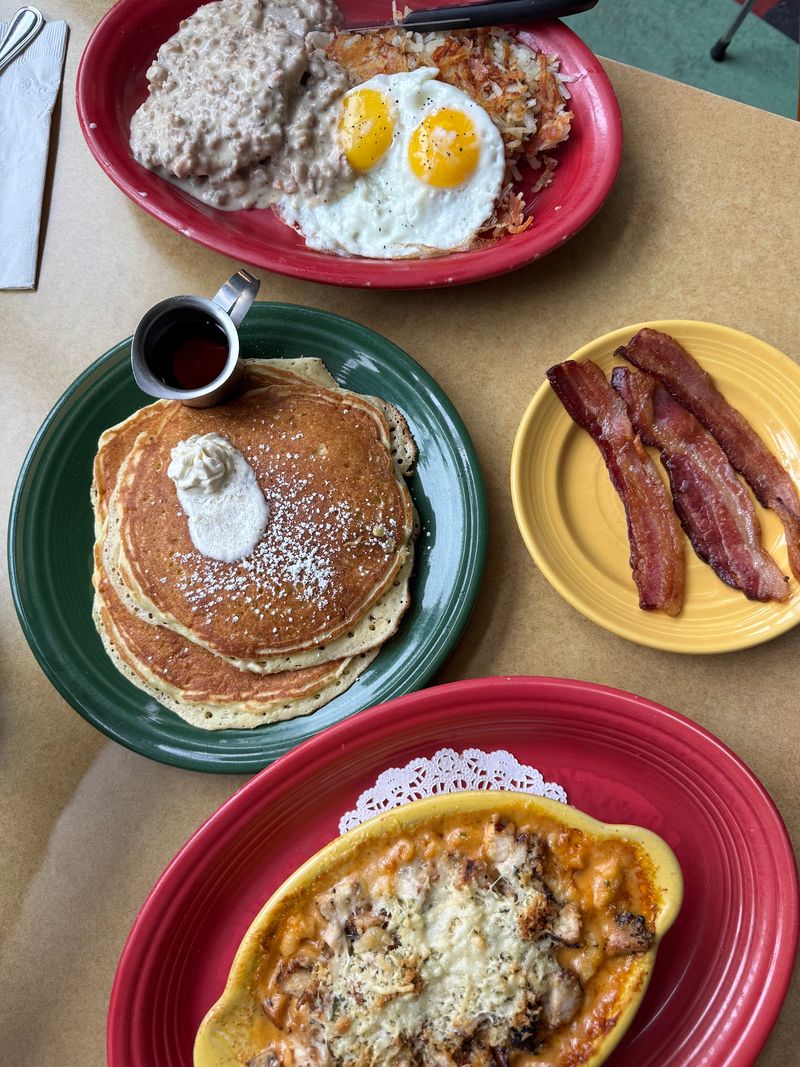 A Comforting Seattle Breakfast Worth Sharing