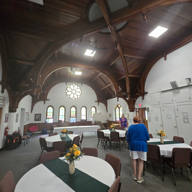A Community Food Pantry That Gives Back