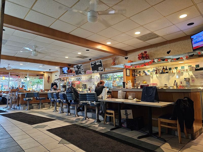 A Corner Diner That Anchors Downtown Mornings
