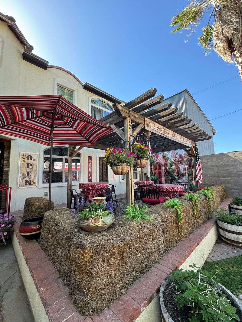 A Cottage Bakery on Safford's 6th Avenue