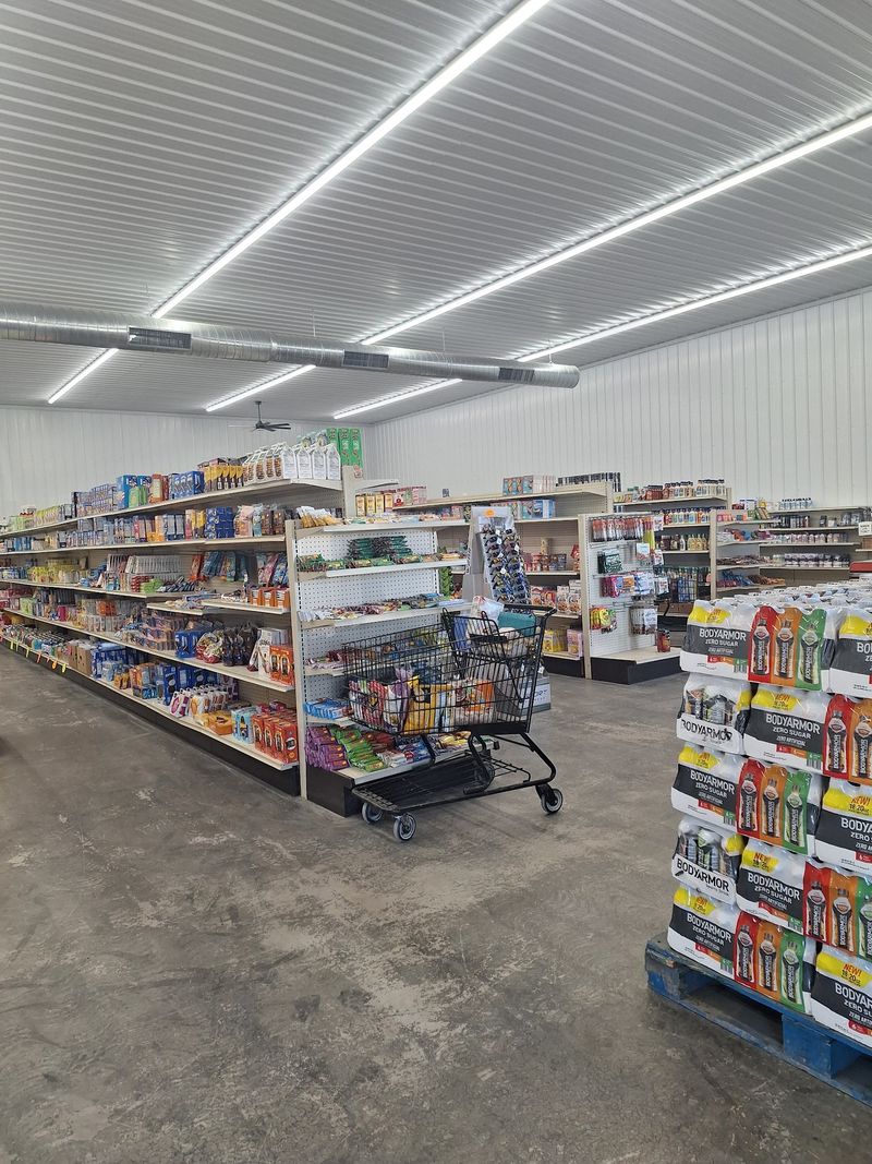 A Country Store That Earns Its Cart Space