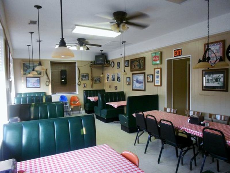 A Cozy, Come-As-You-Are Kind Of Place A Cozy, Come-As-You-Are Kind Of Place