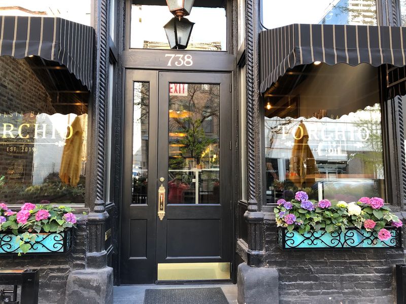 A Cozy Corner on North Wells Street