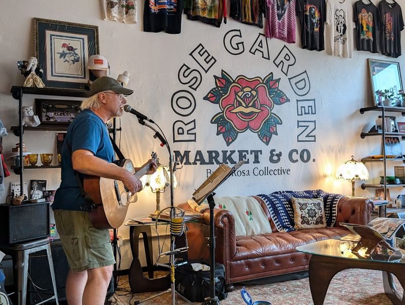 A Cozy Spot For Live Music A Cozy Spot For Live Music