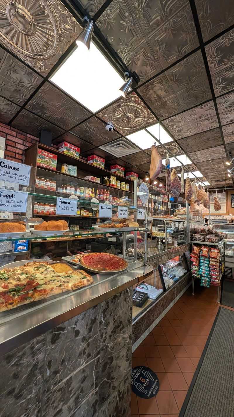 A Deli Counter Made For Browsing