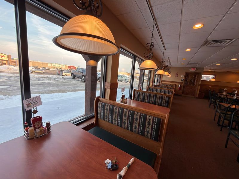 A Dining Room Frozen In The Best Way A Dining Room Frozen In The Best Way