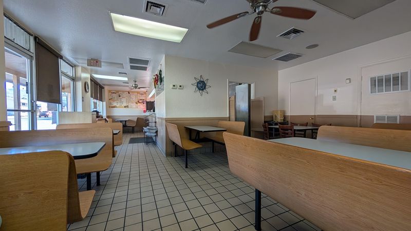 A Dining Room Full Of Warmth