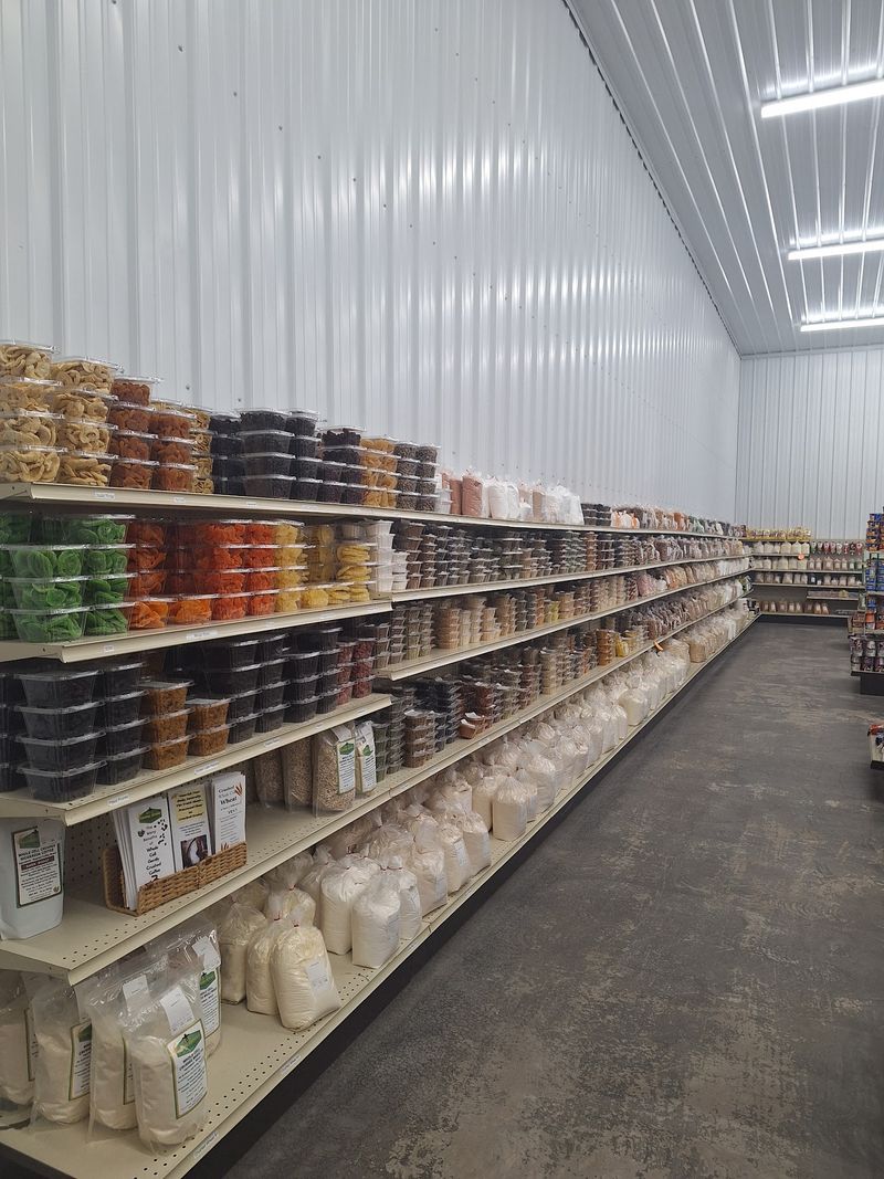A Discount Grocery Where The Appeal Is Easy To Understand A Discount Grocery Where The Appeal Is Easy To Understand