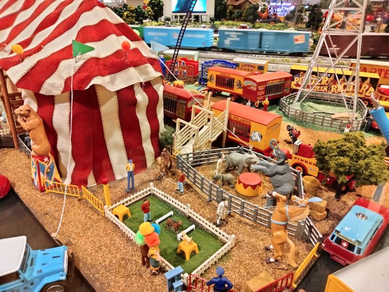 Animated Towns That Bring Miniature Life To The Tracks