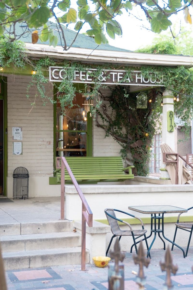 A Dog-Friendly Spot With Off-Street Parking A Dog-Friendly Spot With Off-Street Parking