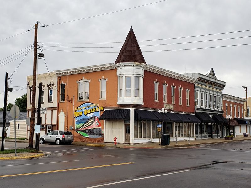 A Downtown That Feels Frozen In Better Times A Downtown That Feels Frozen In Better Times
