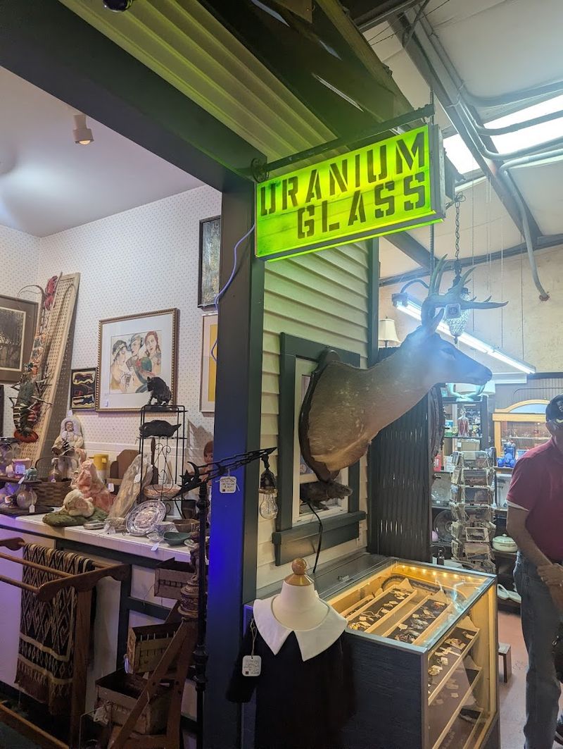 The Antique Scene Is Absolutely Legendary