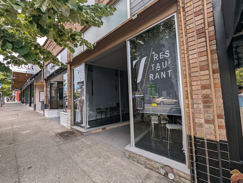 A Downtown Vancouver Storefront Worth Slowing Down For A Downtown Vancouver Storefront Worth Slowing Down For