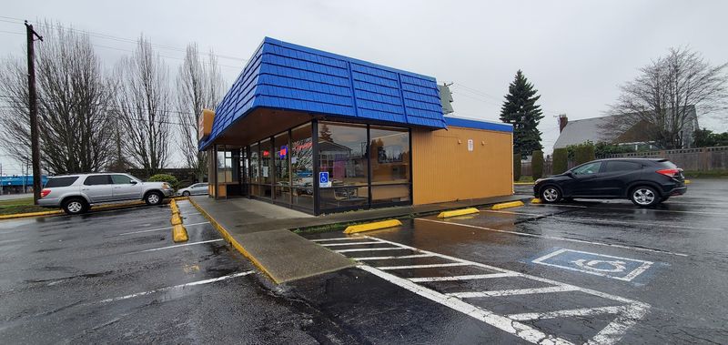 A Drive-Thru Window Made For Drizzly Mornings