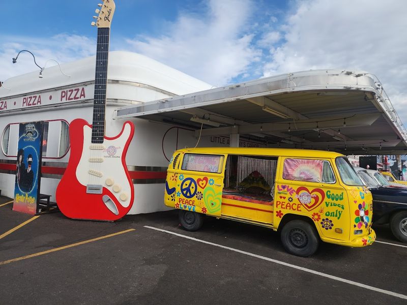 Why Little Anthony's Belongs On Every Arizona Bucket List