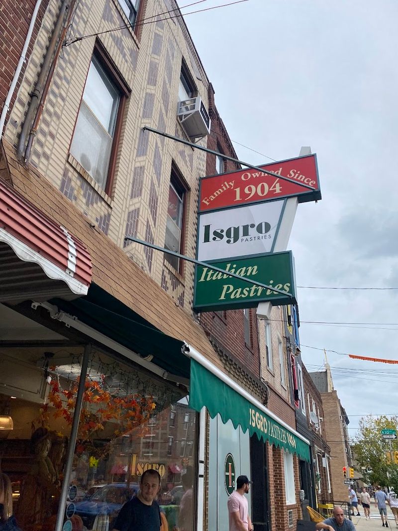 The Italian Market Neighborhood Setting