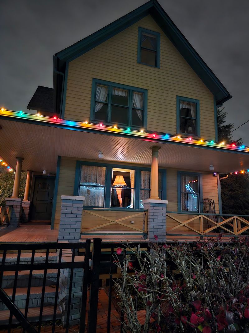 A Famous Yellow House That Fans Can Finally Explore