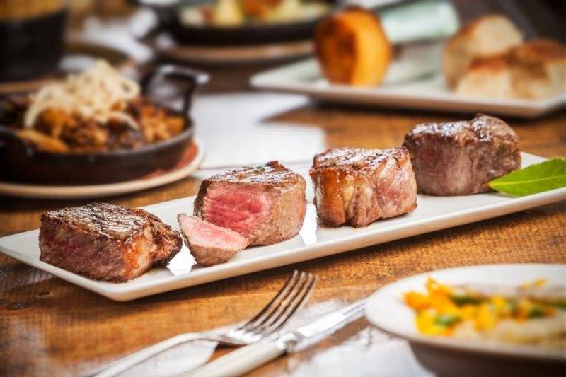 The Steak Flight Is a Genuinely Fun Way to Eat Beef