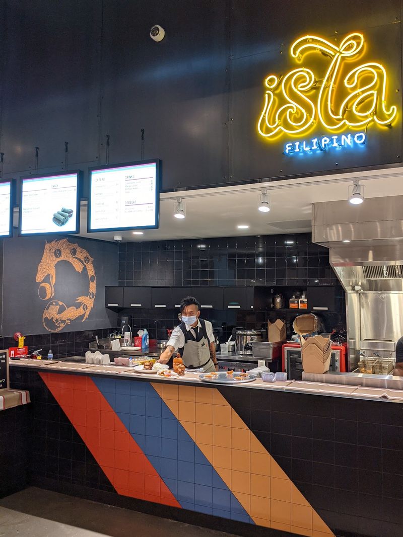 A Filipino Kitchen Hiding in the Loop A Filipino Kitchen Hiding in the Loop