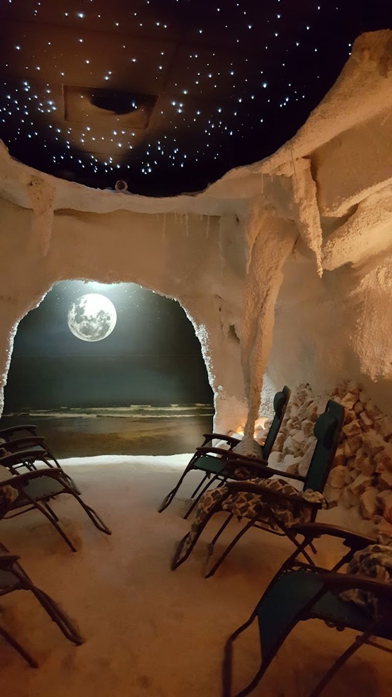 The Setting: Naples Calm With A Coastal Pulse