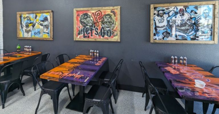 A Florida Restaurant Most People Overlook Is Raising The Bar For Midwest Wings