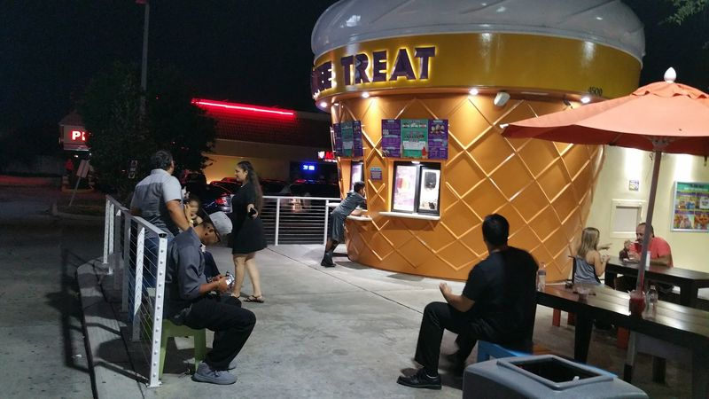 Lines Move Fast Even When The Crowd Is Big