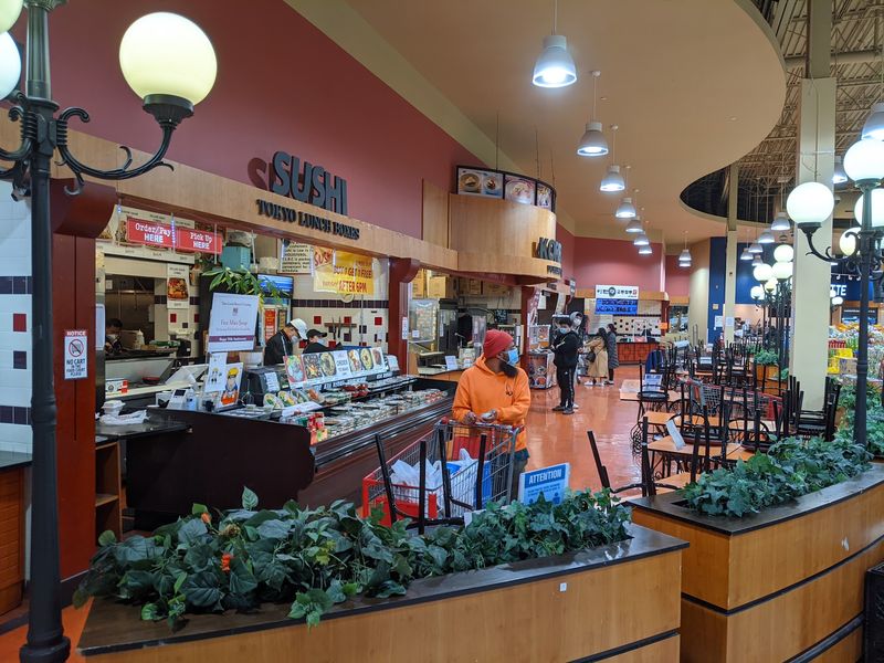 A Food Court That Steals the Show