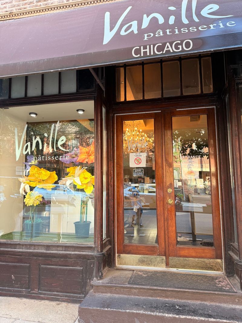A French Corner on North Clark Street
