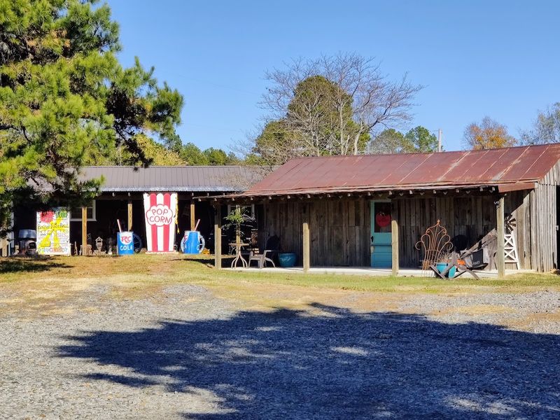 A Popular Stop For Road Trips Through The Ozarks