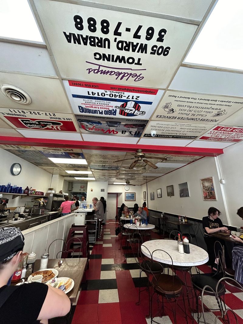 A Genuine 1950s Diner Feel