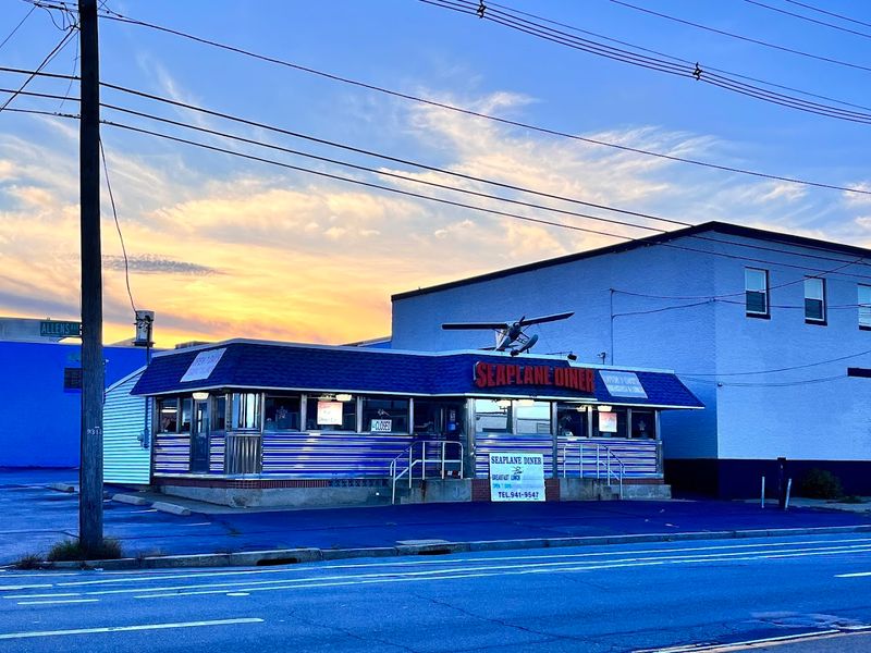 A Genuine 1950s Diner With A Fascinating Backstory