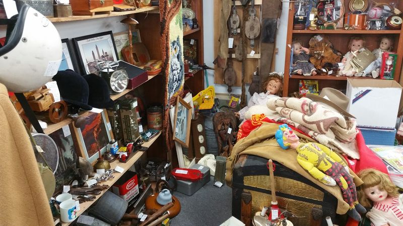 A Giant Garage Sale for Patient Hunters
