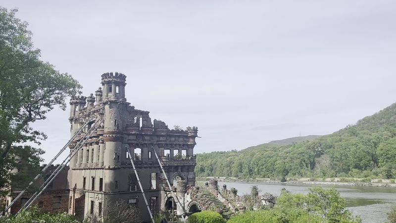 A Gradual Abandonment Takes Hold A Gradual Abandonment Takes Hold