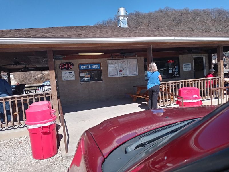 A Grafton seafood market with a destination pull