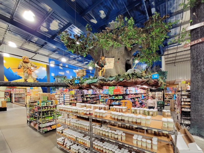 International Aisles That Circle The Globe