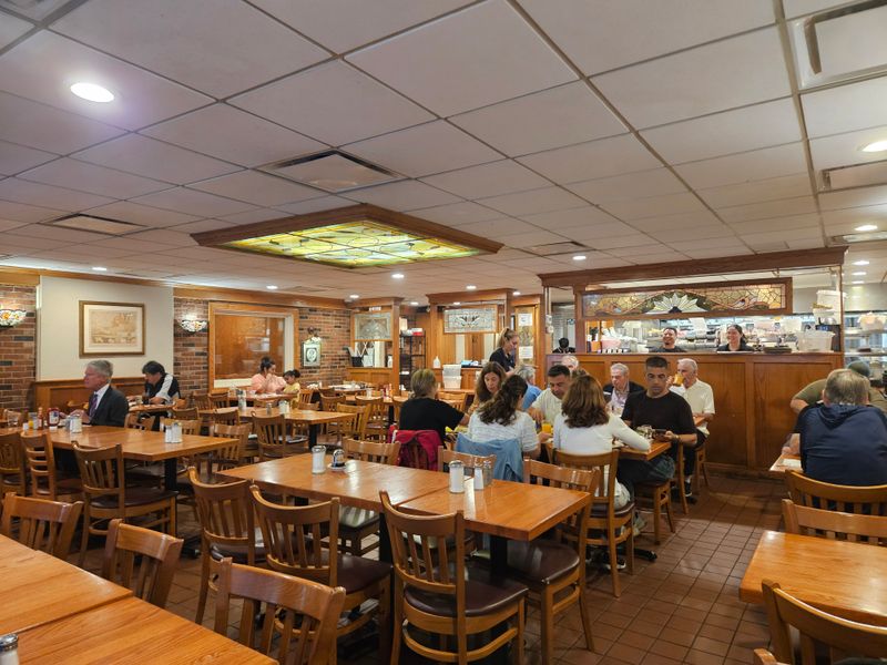 Decor That Balances Classic Diner And Café Calm