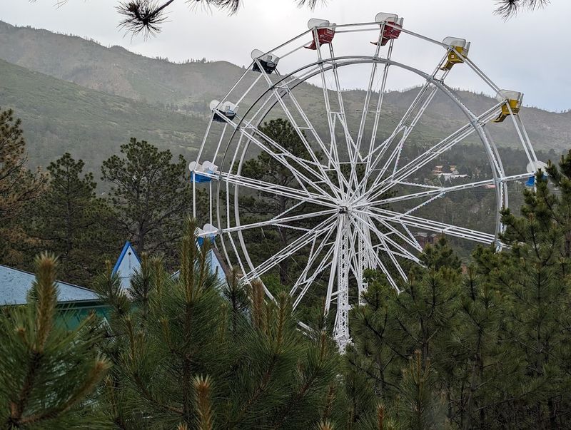 The Mountain Setting That Stops You Mid-Drive