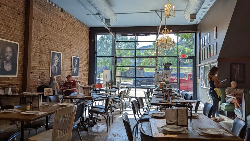 The Story Behind DeLuca’s Pizzeria