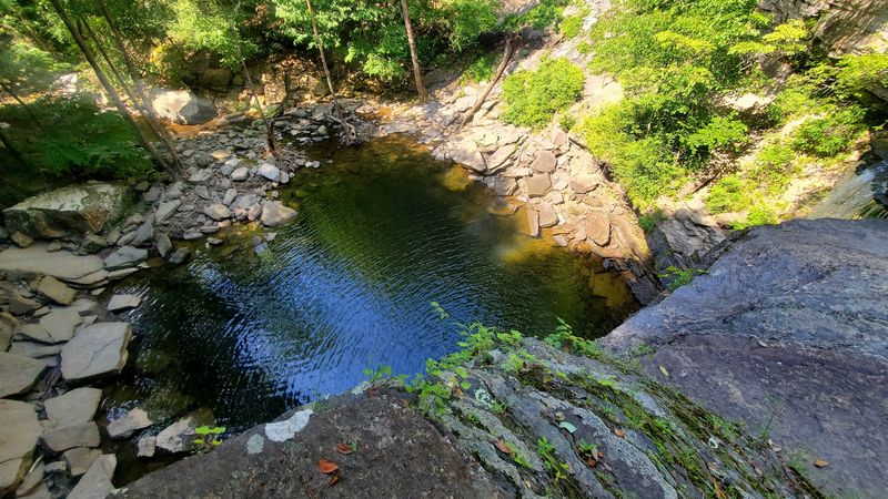 Swimming Safety Tips For Enjoying The Falls Responsibly