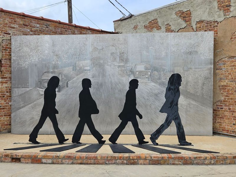 When Rock 'n' Roll Passed Through Town