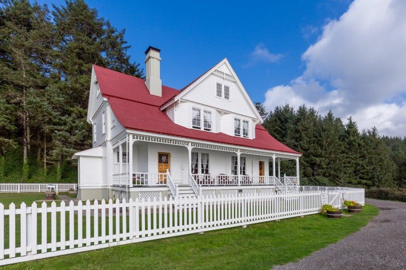 A Historic Keeper's Cottage That Still Has Its Soul A Historic Keeper's Cottage That Still Has Its Soul