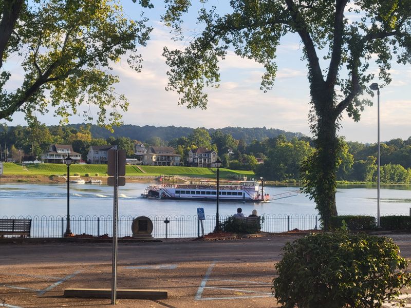 Riverside Views That Make Every Meal Special
