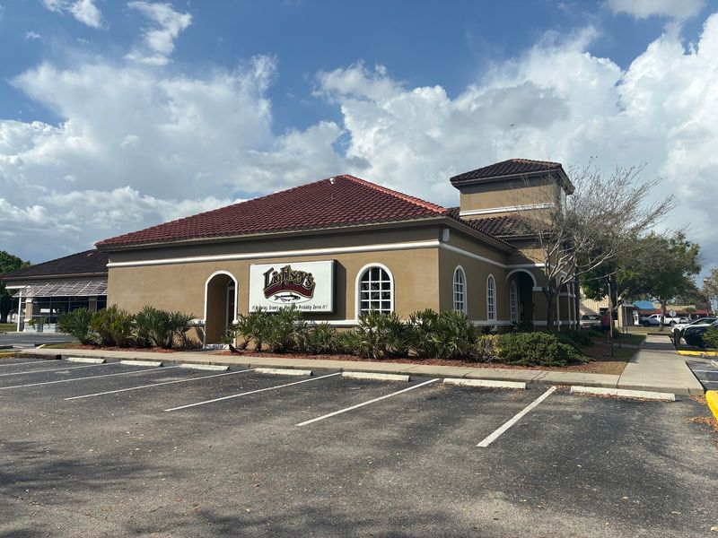 A Hometown Table Near Florida's Giant Lake