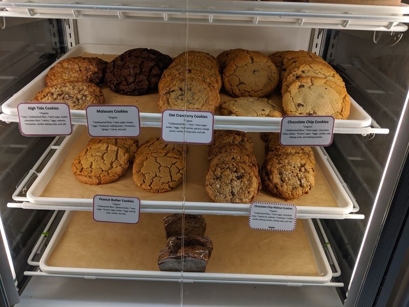 A Hot Bar That Feels Like Home Cooking A Hot Bar That Feels Like Home Cooking