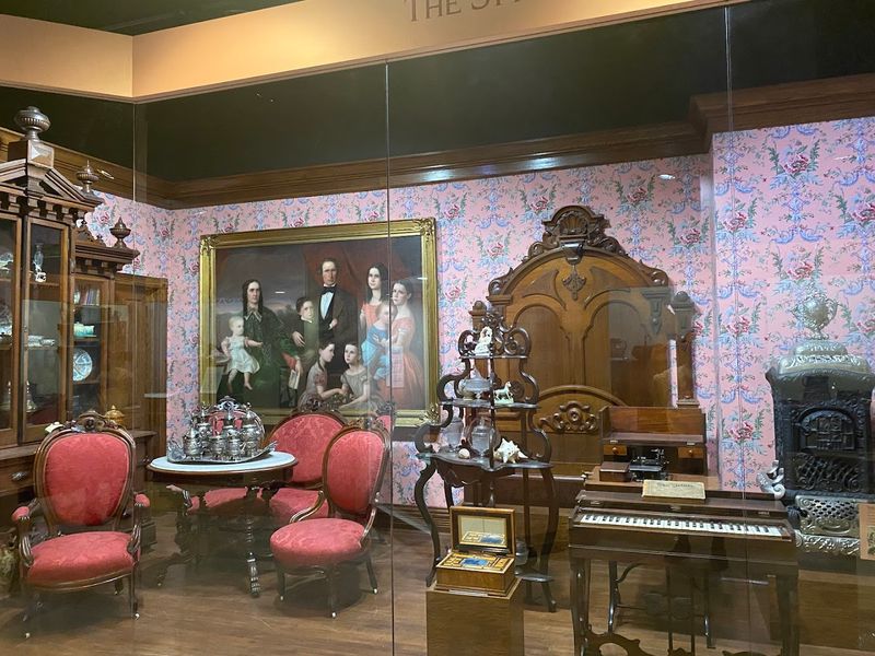 History Exhibits That Span Centuries Of Illinois Life