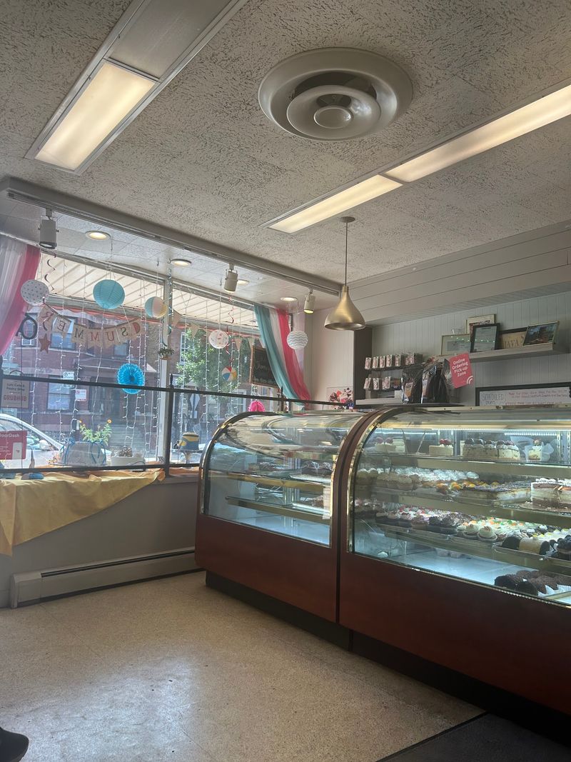 A Konditorei On Montrose Avenue